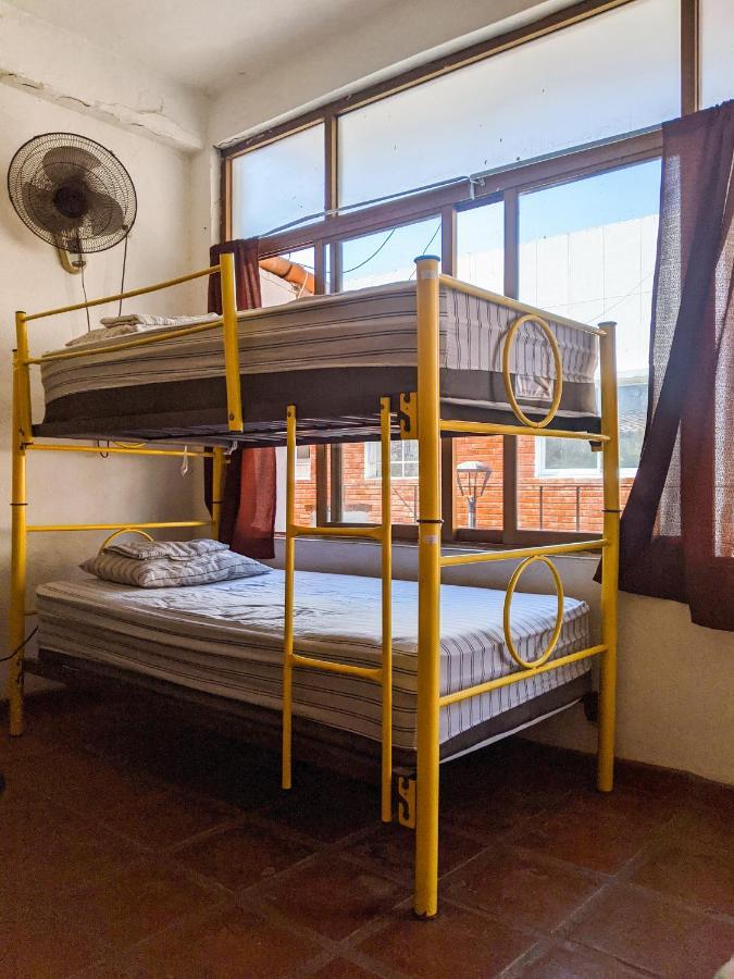 Chanclas Hostel Vallarta Пуэрто-Вальярта Экстерьер фото