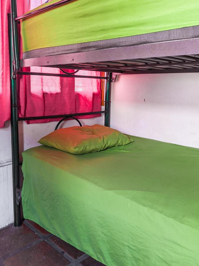 Chanclas Hostel Vallarta Пуэрто-Вальярта Экстерьер фото